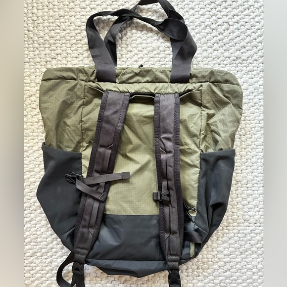 patagonia ultralight black hole tote bag Pack – The Patagonia Black Hole Tote 25L in black with black accents is a durable and versatile carrying solution designed for everyday use and travel Patagonia Ultralight Black Hole 27L